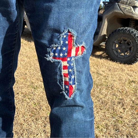 Men’s Abercrombie & Fitch Cross USA Flag Patched Distressed Blue Jeans, 38x34 - Picture 7 of 12